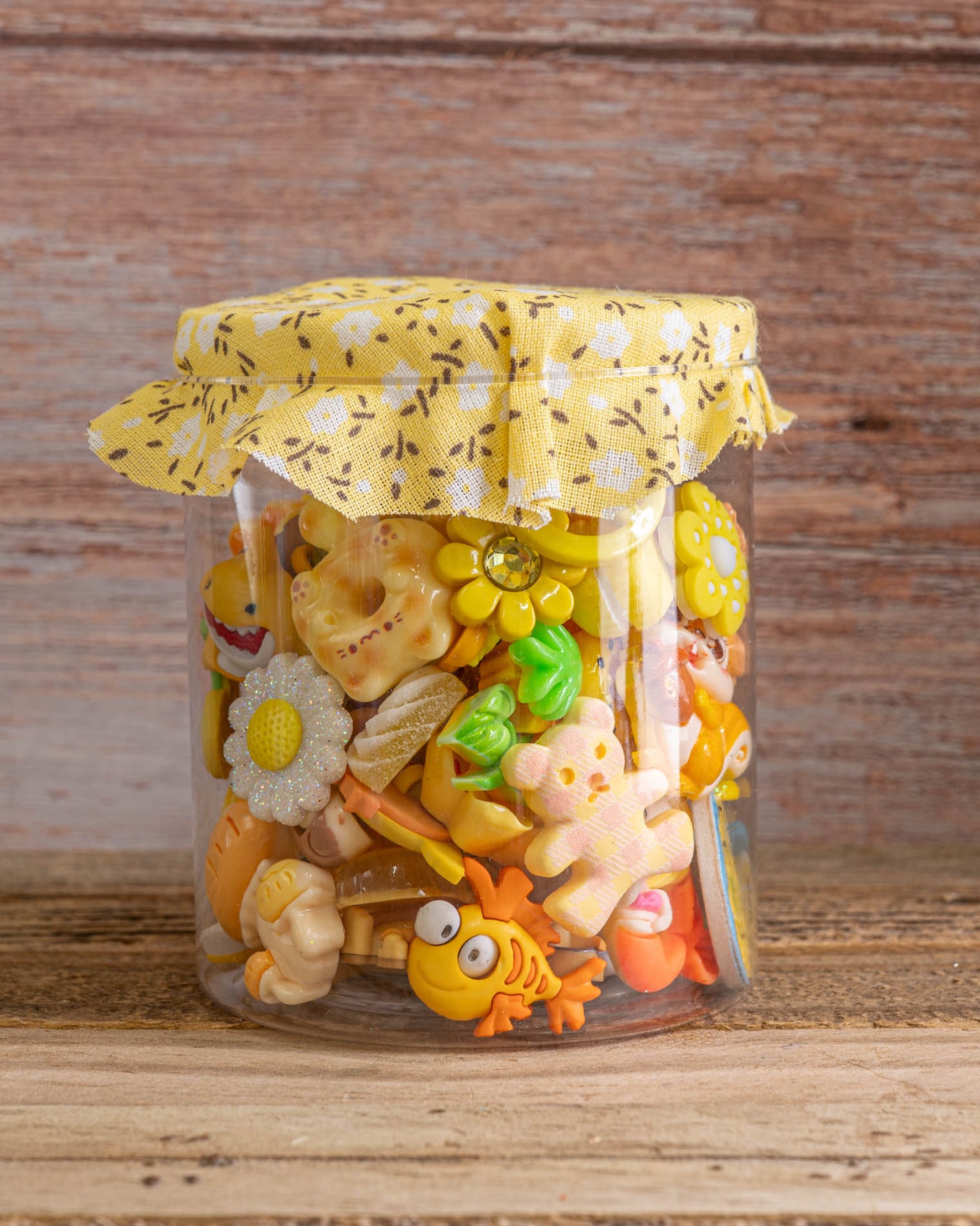 Color Jars in Yellow 80 Piece Assortment