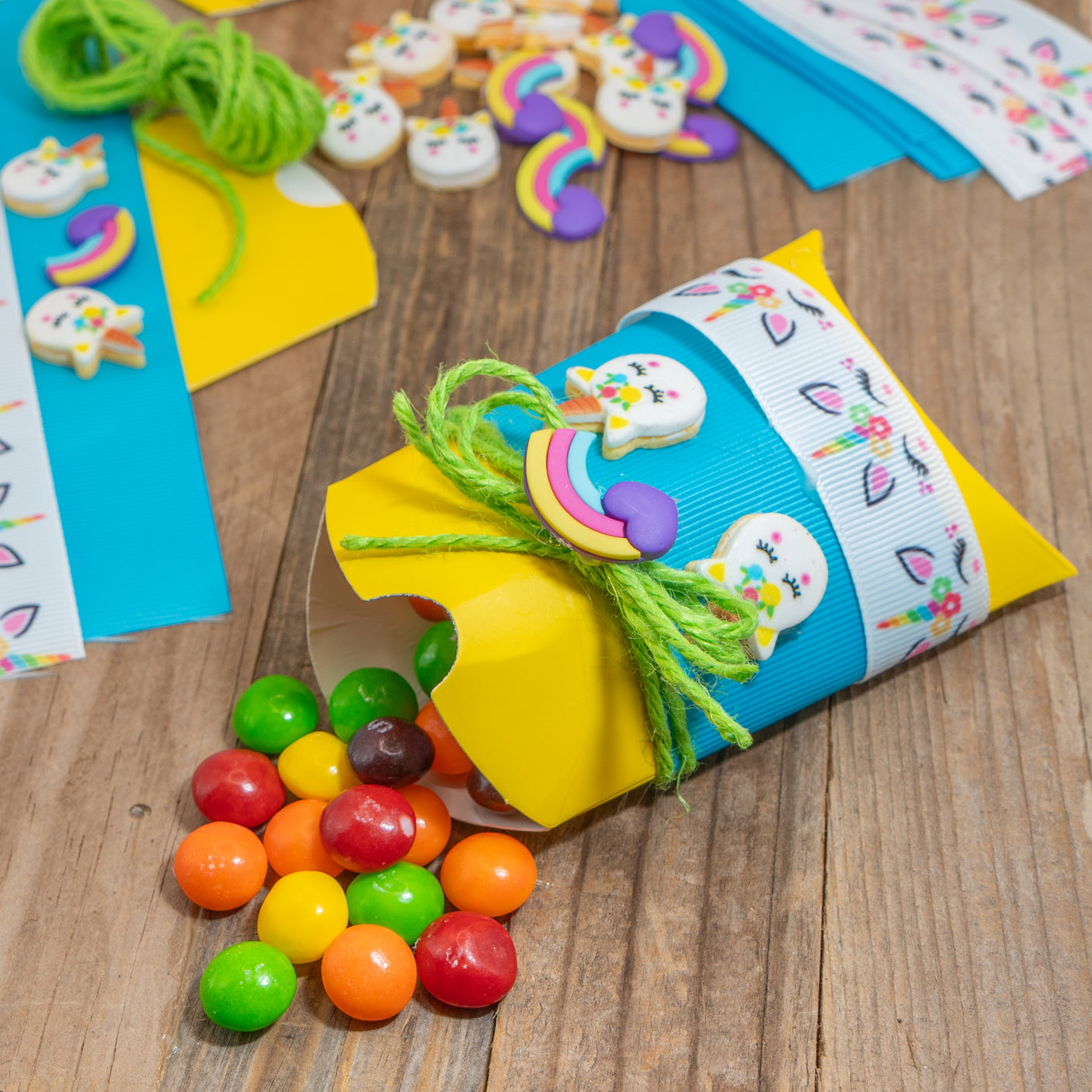 DIY Party Favor Kit in Sweet Unicorn, 36 pieces