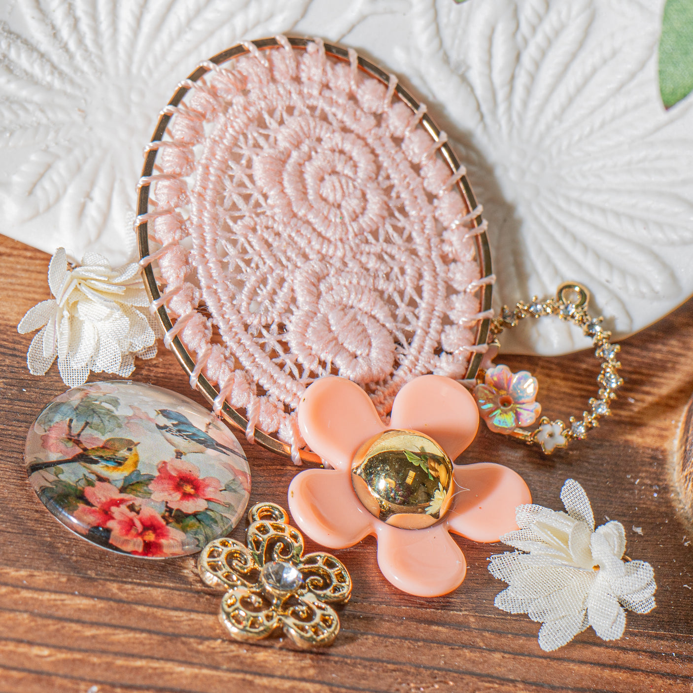 Blush Victorian Lace & Floral Resin Embellishment Assortment