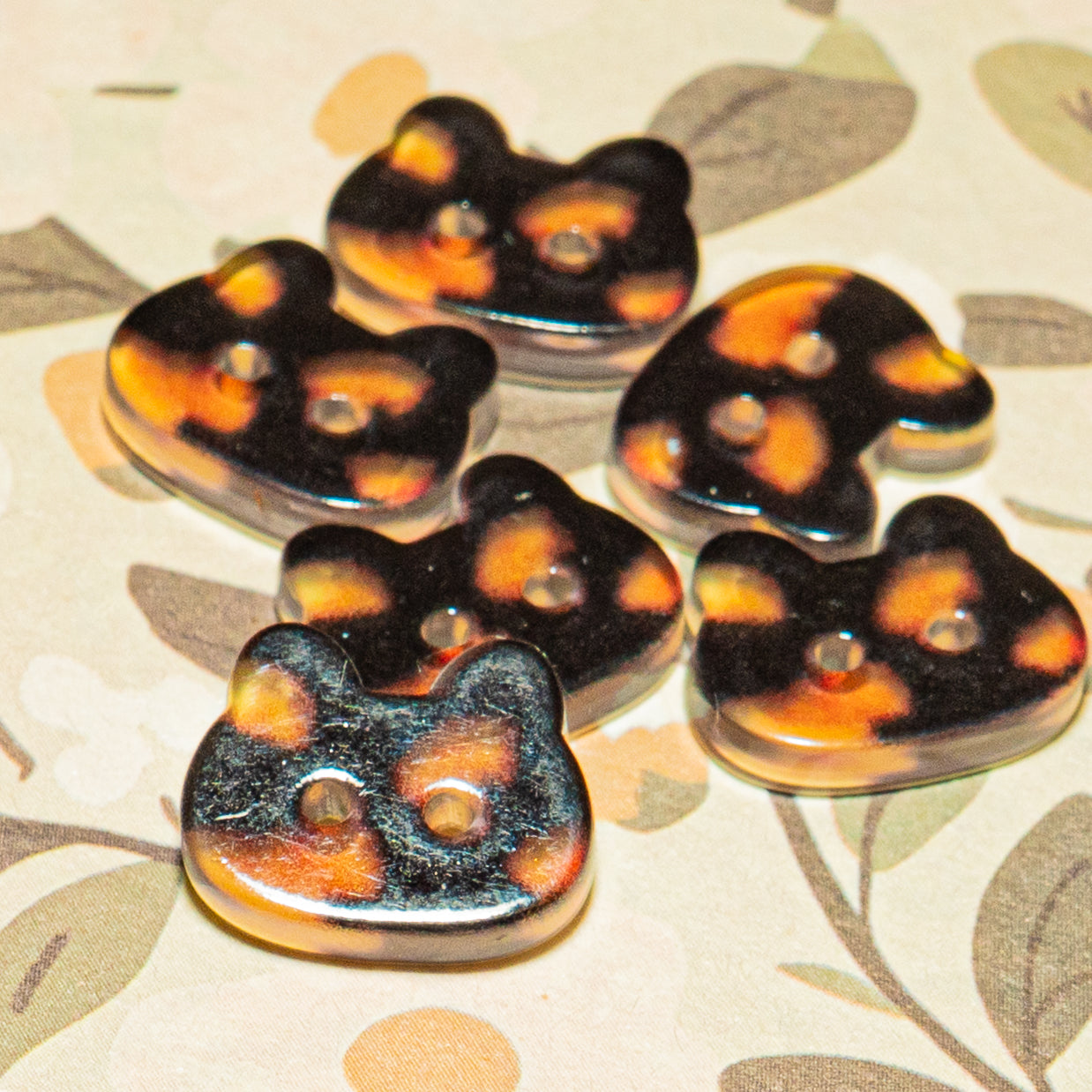 Tortoiseshell Cat Printed 2-Hole Buttons