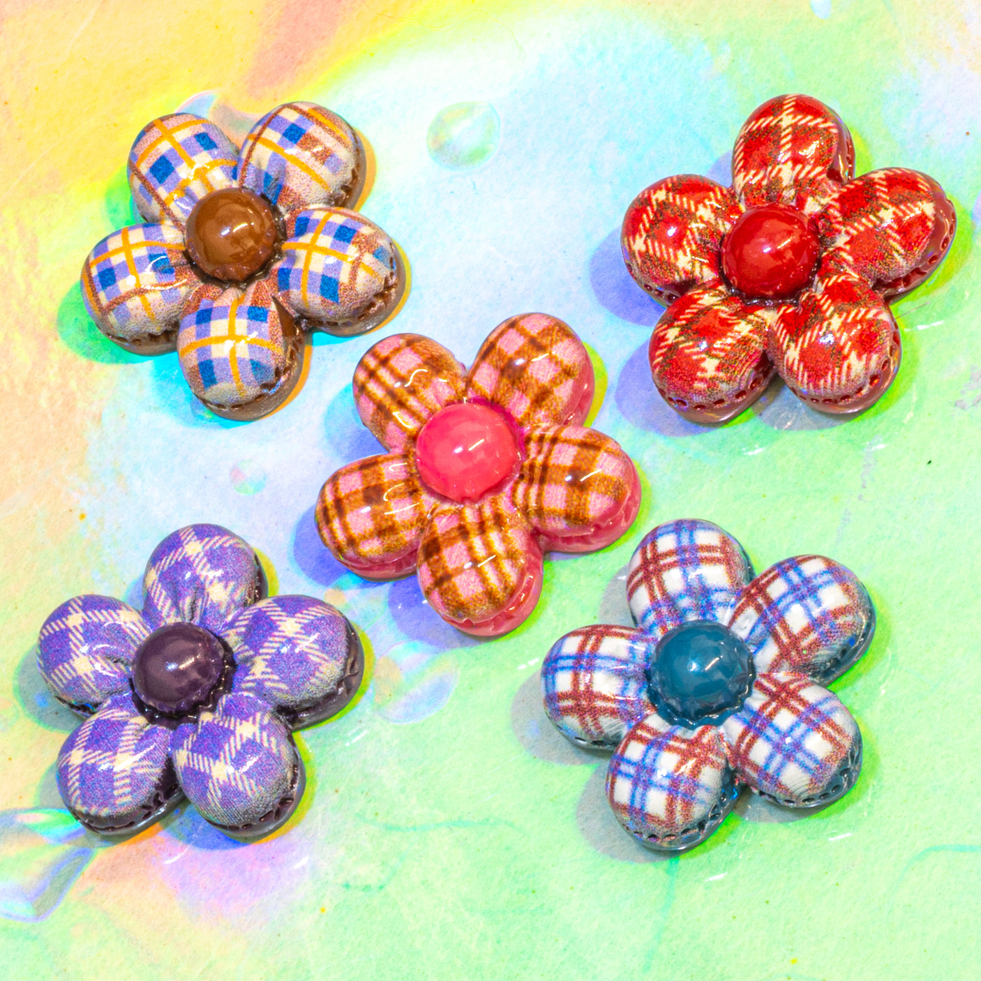 Plaid Chic Resin Daisies