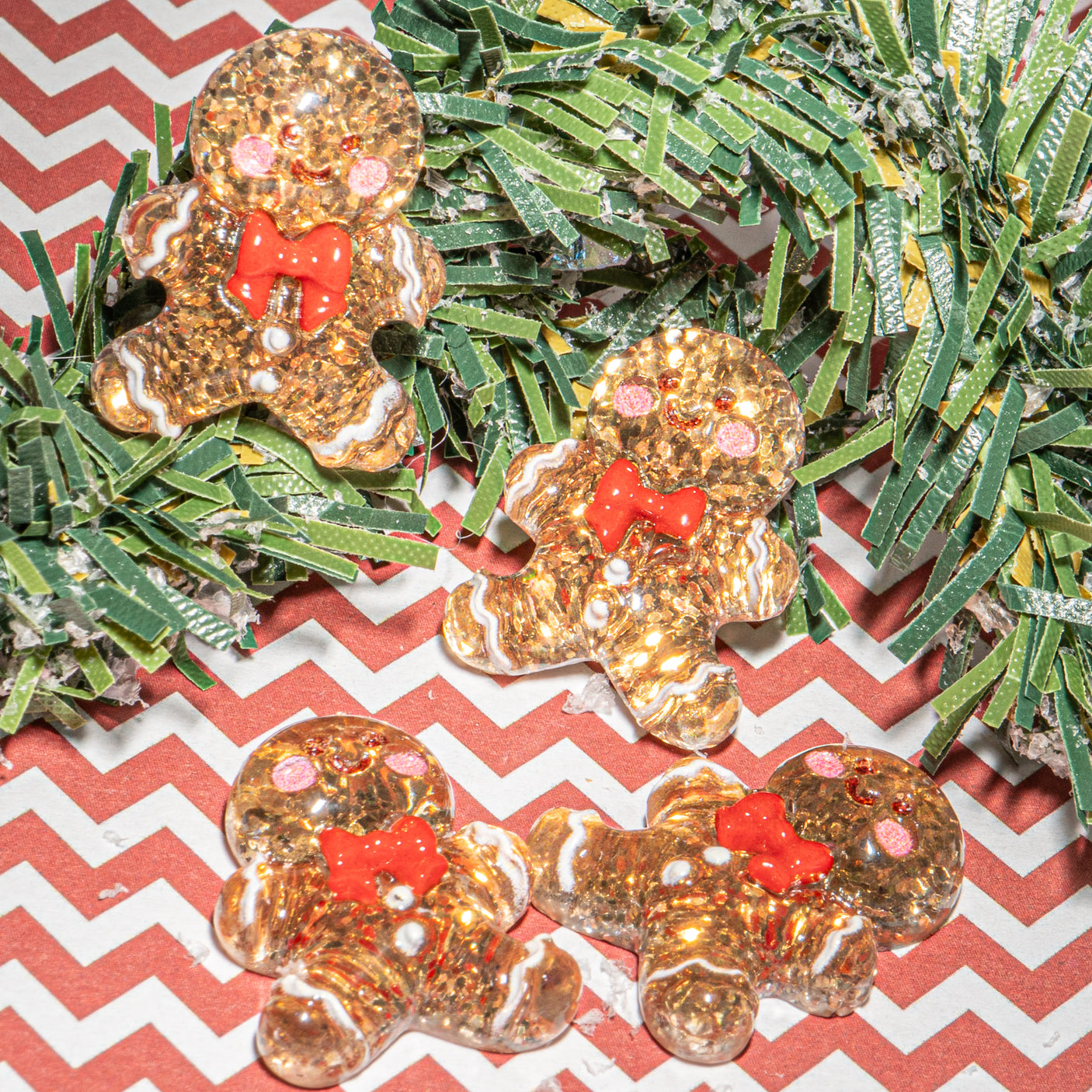 Christmas Transparent Resin Flat Back Cabochons – Glitter Gingerbread Shapes