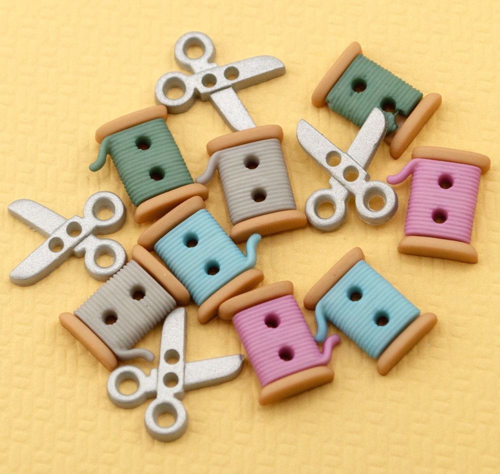 Coser lindos carretes y tijeras