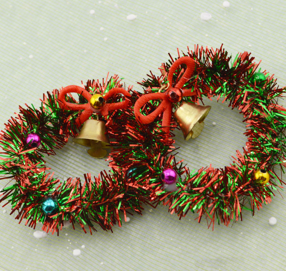 Christmas Wreath Resin & Acrylic Embellishments