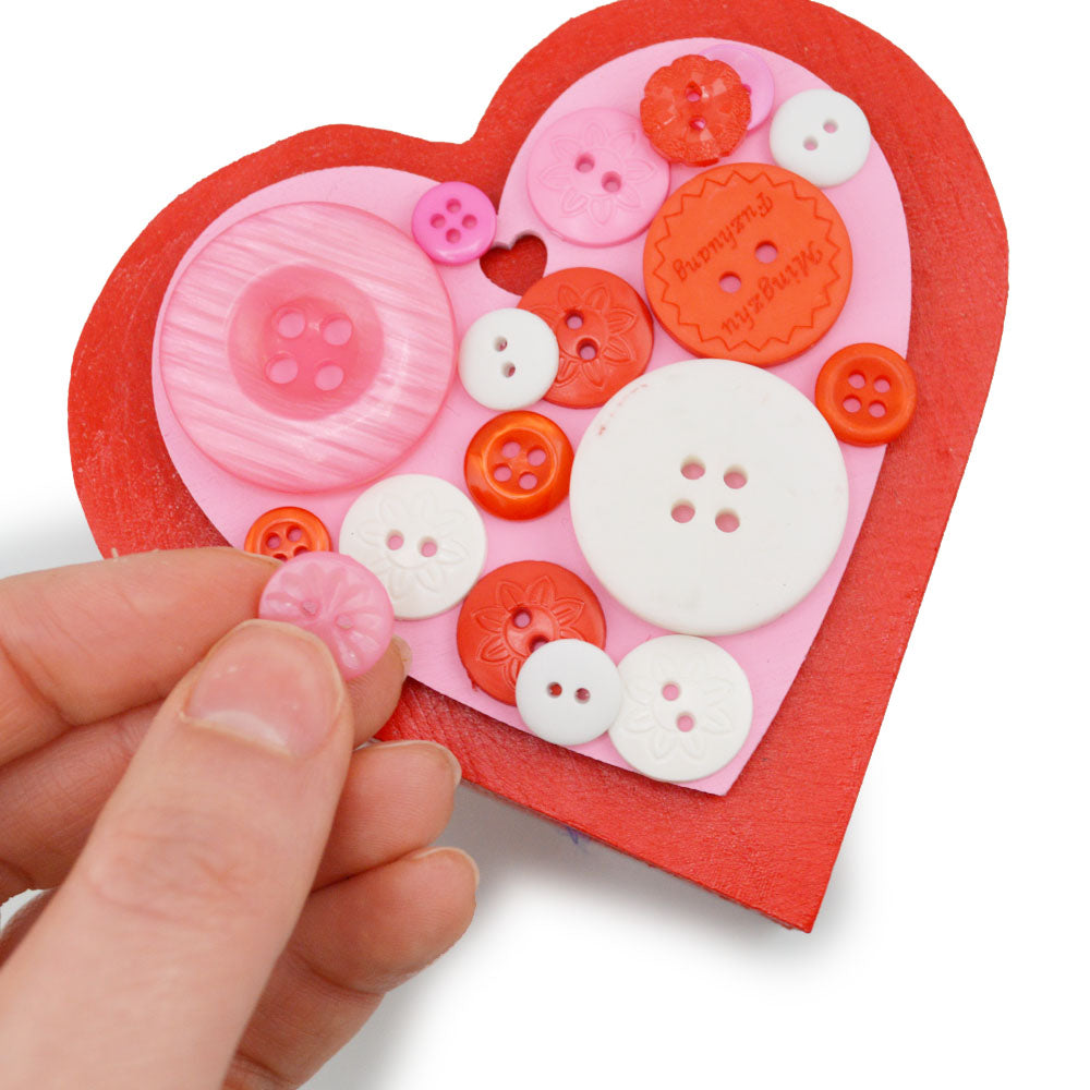 Sweet Stitch Valentine Button Box, 100+ pieces
