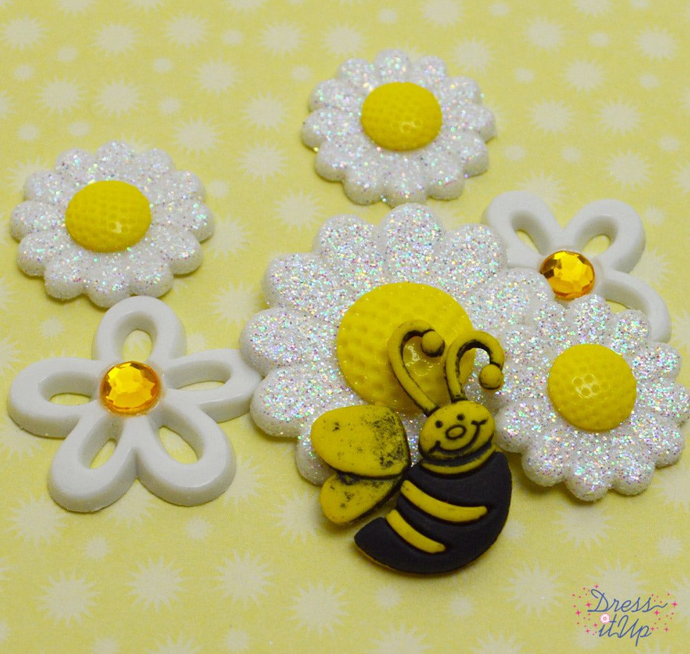 Sparkling daisies and a smiling bee add to spring and outdoor crafts
