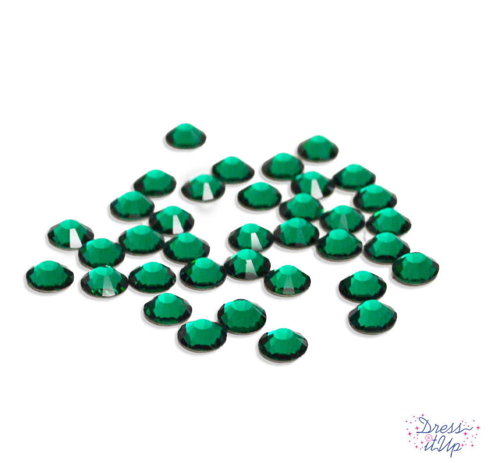 Sparkling crystal stones in green, flat-back embellishments