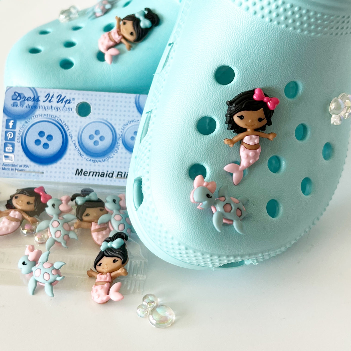 Just add a button to make DIY shoe charms