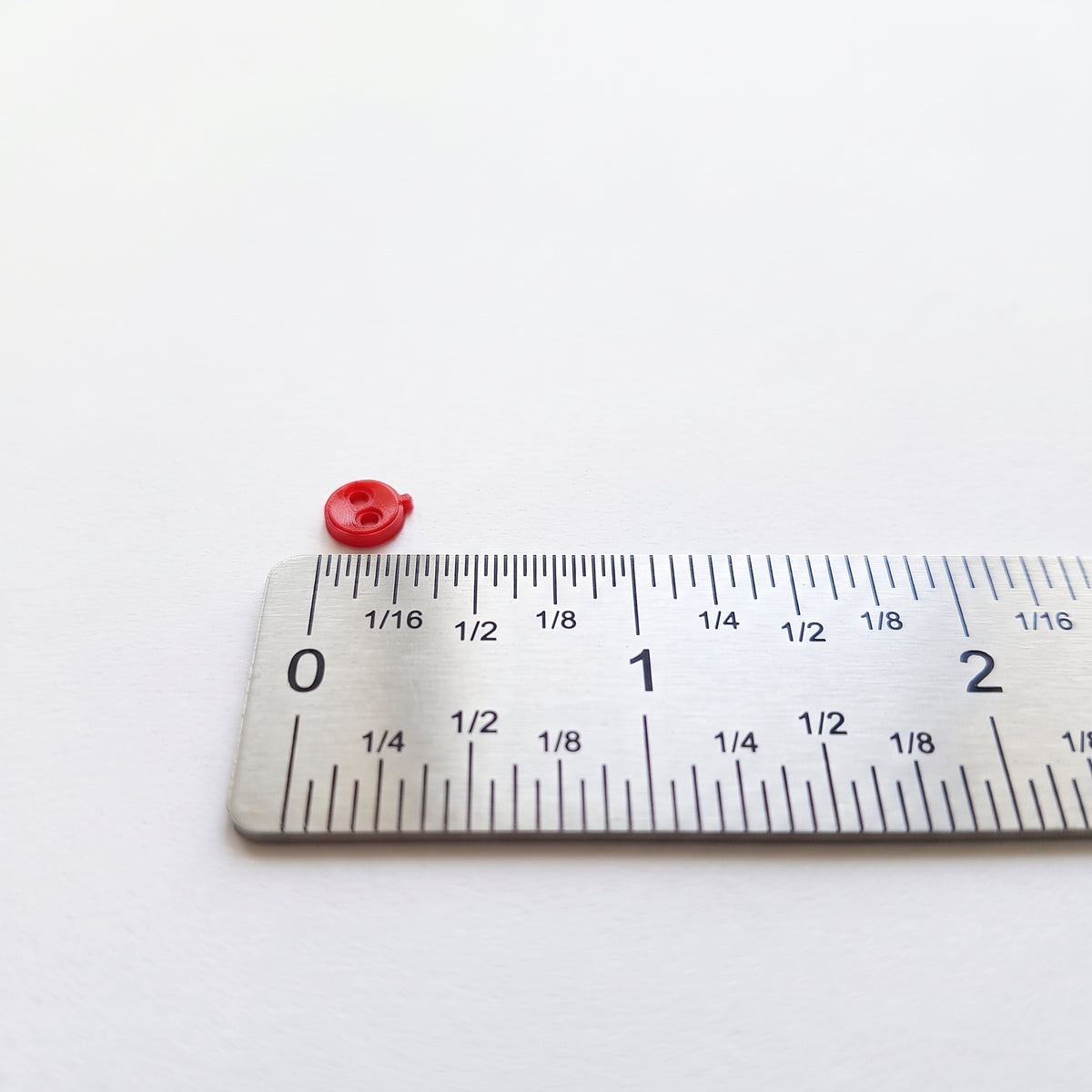 Micro Rounds Red 4mm 2-Hole Buttons