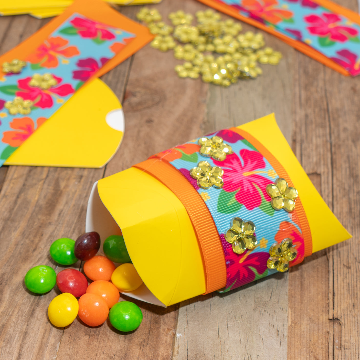 DIY Party Favor Kit in Tropical Bloom, 42 pieces