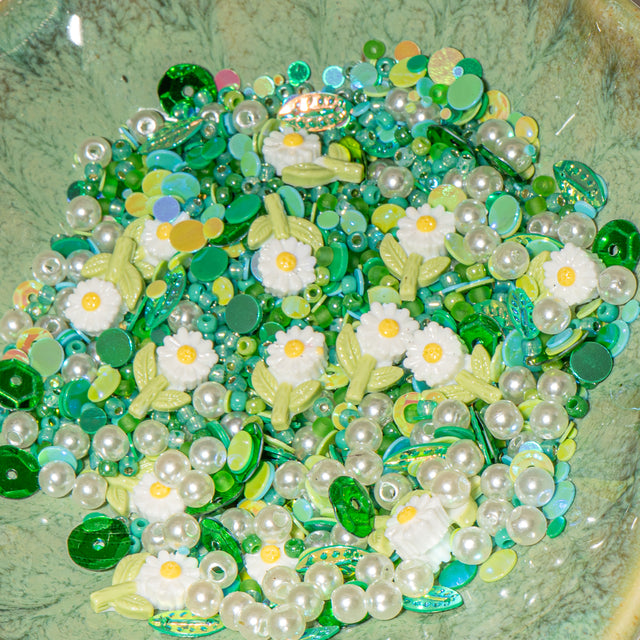 Sequin Shaker Embellishment Mix Daisy Daisy