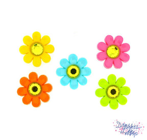 Bright color daisies add a pop to garden, spring and summer crafts