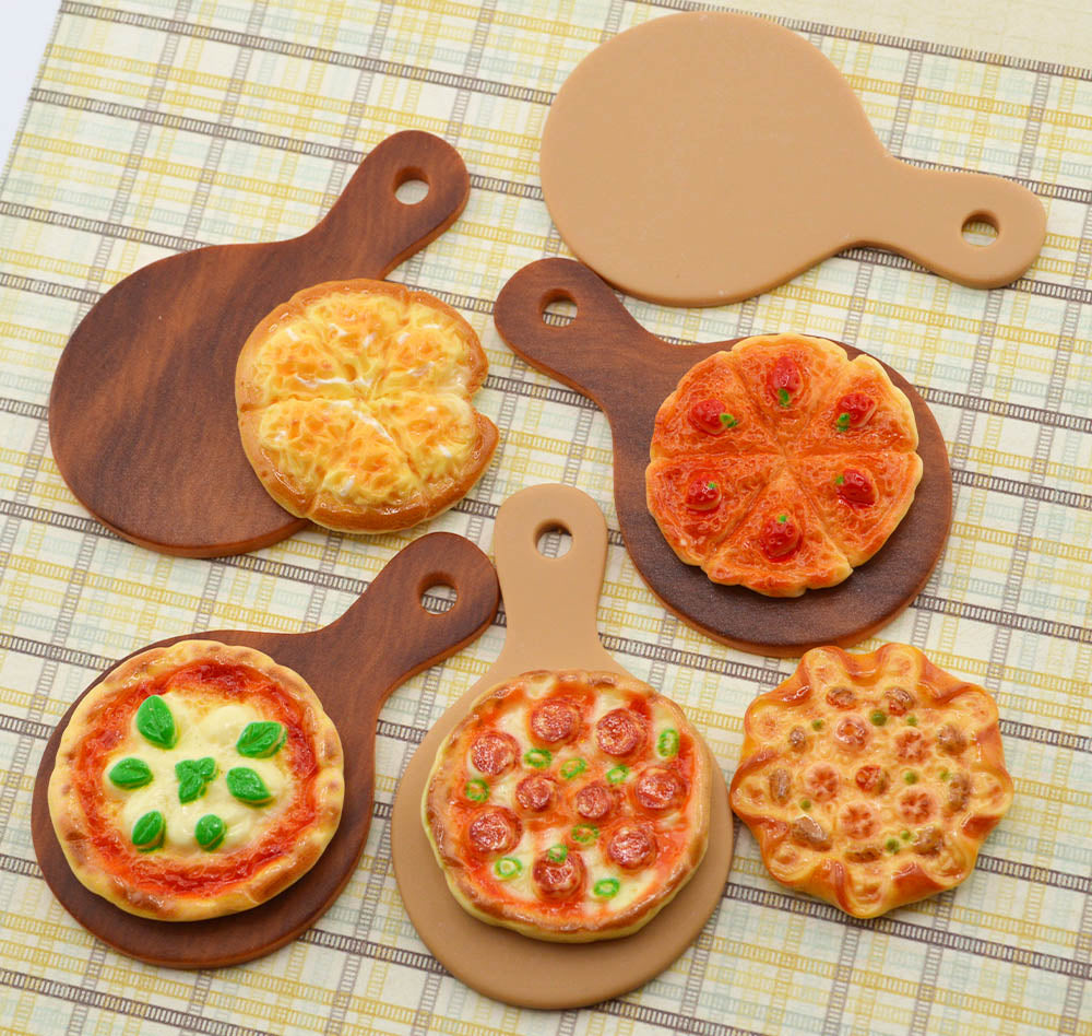 Miniature Resin Pizza & Tray Food Craft Embellishments