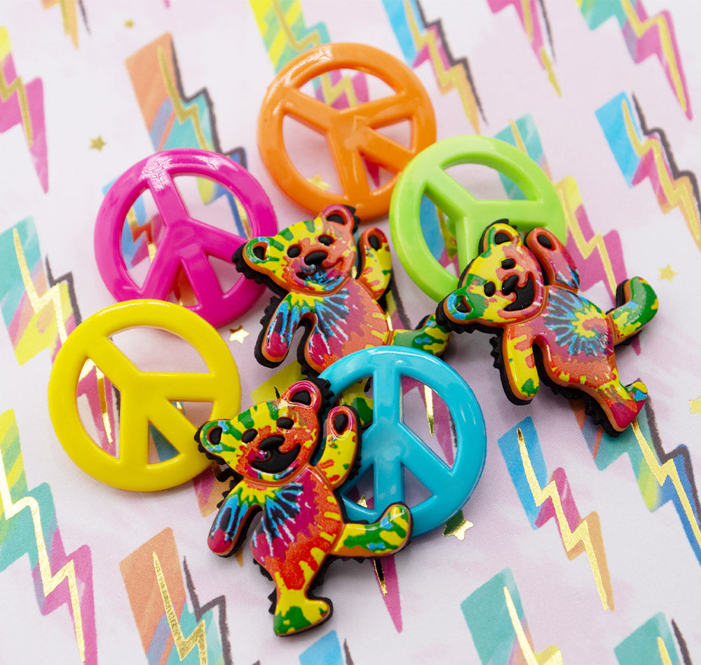 Psychedelic Bears Loop-Back Button Pack