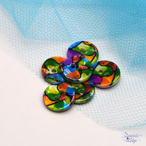 Round 2-hole buttons in multi color mosaic pattern