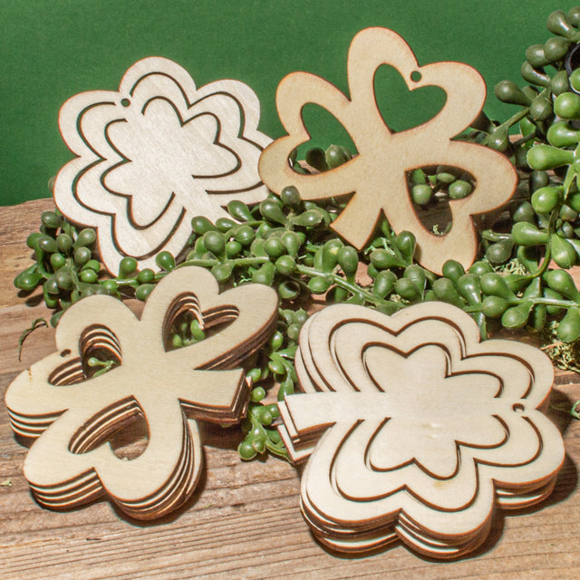 Wood 4-leaf clover set 12 pieces