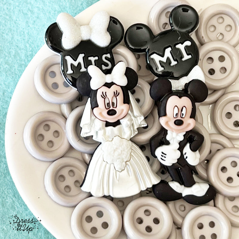 dress-it-up-buttons-mickey-minnie-wedding-beauty