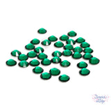 Sparkling crystal stones in green, flat-back embellishments